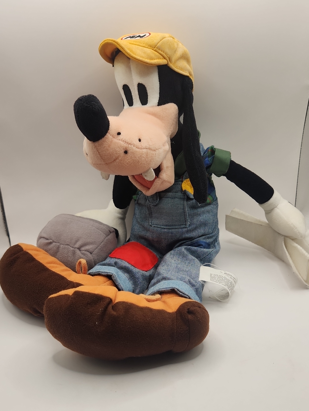 Vintage Walt Disney Goofy Plush Construction Worker Fix-it Foreman Doll Rare